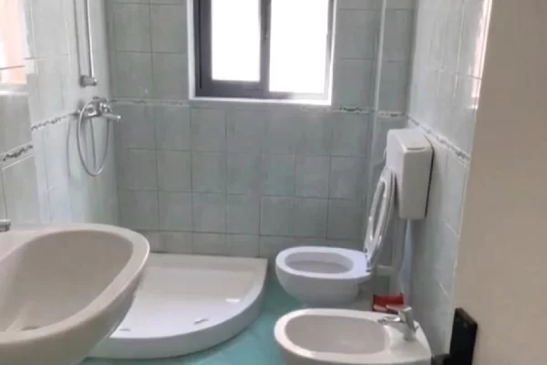 Zyre 2+1 me Qera  Tirana Re (ID RZ029) Tirane