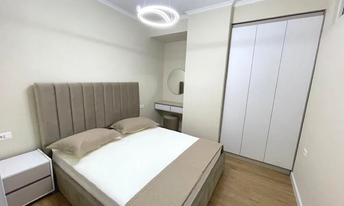 Shtepi me qera Apartament ne Tirane, 1+1, Mobilimi E mobiluar, Pagesa 500  Euro.