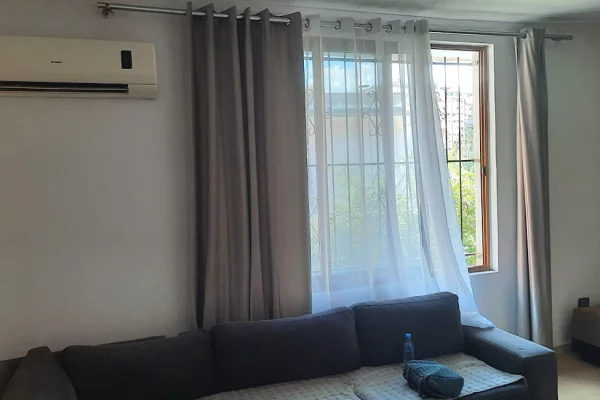 Shtepi me qera Apartament ne Tirane, 2+1, Mobilimi E mobiluar, Pagesa 70,000  Leke.