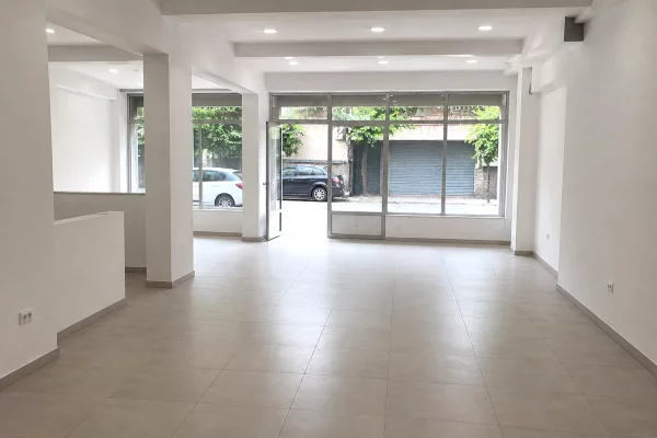 Business Property for Rent 1+1 in Tirana - 80,000 Leke