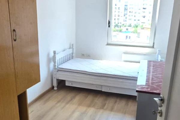 Shtepi me qera Apartament ne Tirane, 2+1, Mobilimi E mobiluar, Pagesa 70,000  Leke.