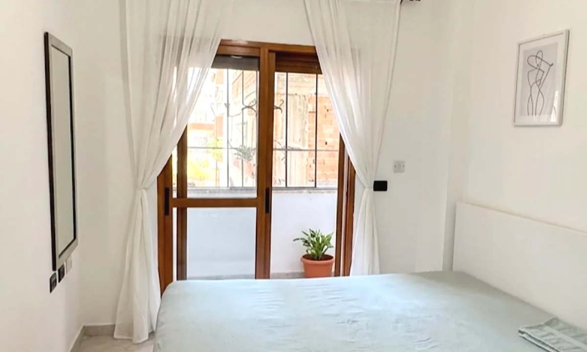 Shtepi me qera Apartament ne Tirane, 1+1, Mobilimi E mobiluar, Pagesa 550  Euro.