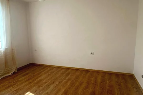 Shtepi me qera 1+1 ne Tirane - 65,000 Leke