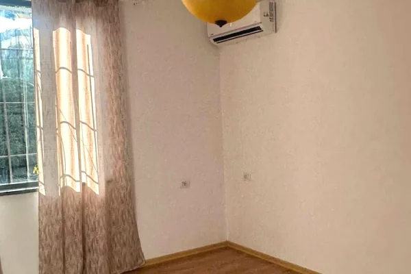 Shtepi me qera Apartament ne Tirane, 1+1, Mobilimi E mobiluar, Pagesa 65,000  Leke.