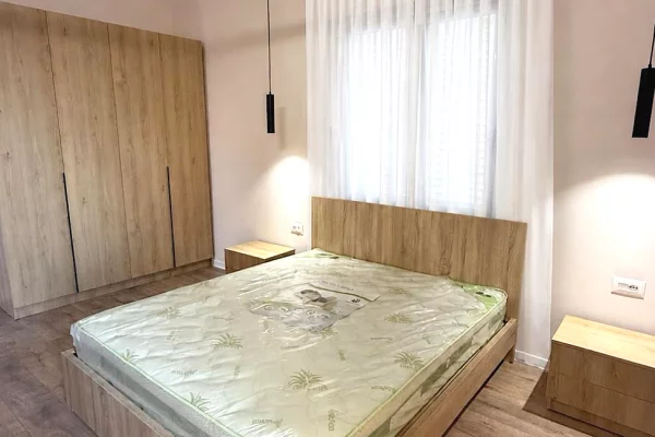 Shtepi me qera Shtepi Private ne Tirane, 1+1, Mobilimi E mobiluar, Pagesa 50,000  Leke.
