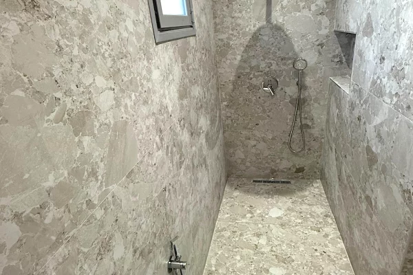 Shtepi me qera Shtepi Private ne Tirane, 1+1, Mobilimi E mobiluar, Pagesa 50,000  Leke.