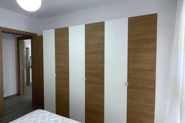 Shtepi me qera Apartament ne Tirane, 3+1, Mobilimi E mobiluar, Pagesa 500  Euro.