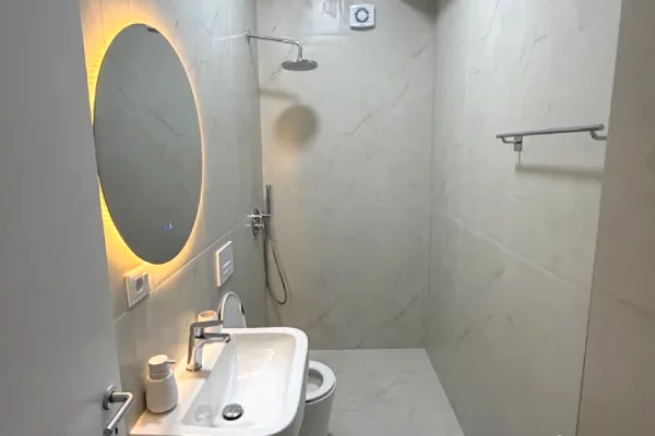 Shtepi me qera Apartament ne Tirane, 1+1, Mobilimi E mobiluar, Pagesa 450  Euro.