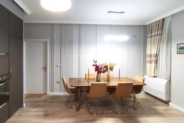 Shtepi me qera Apartament ne Tirane, 2+1, Mobilimi E mobiluar, Pagesa 620  Euro.