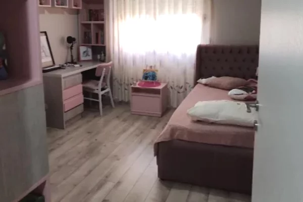 Shtepi me qera Apartament ne Tirane, 2+1, Mobilimi E mobiluar, Pagesa 620  Euro.