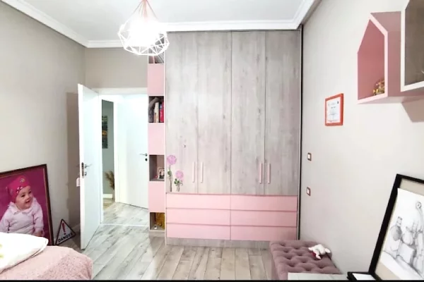 Shtepi me qera Apartament ne Tirane, 2+1, Mobilimi E mobiluar, Pagesa 620  Euro.