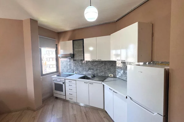 Shtepi me qera Apartament ne Tirane, 1+1, Mobilimi E mobiluar, Pagesa 50,000  Leke.