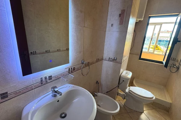 Shtepi me qera Apartament ne Tirane, 1+1, Mobilimi E mobiluar, Pagesa 50,000  Leke.