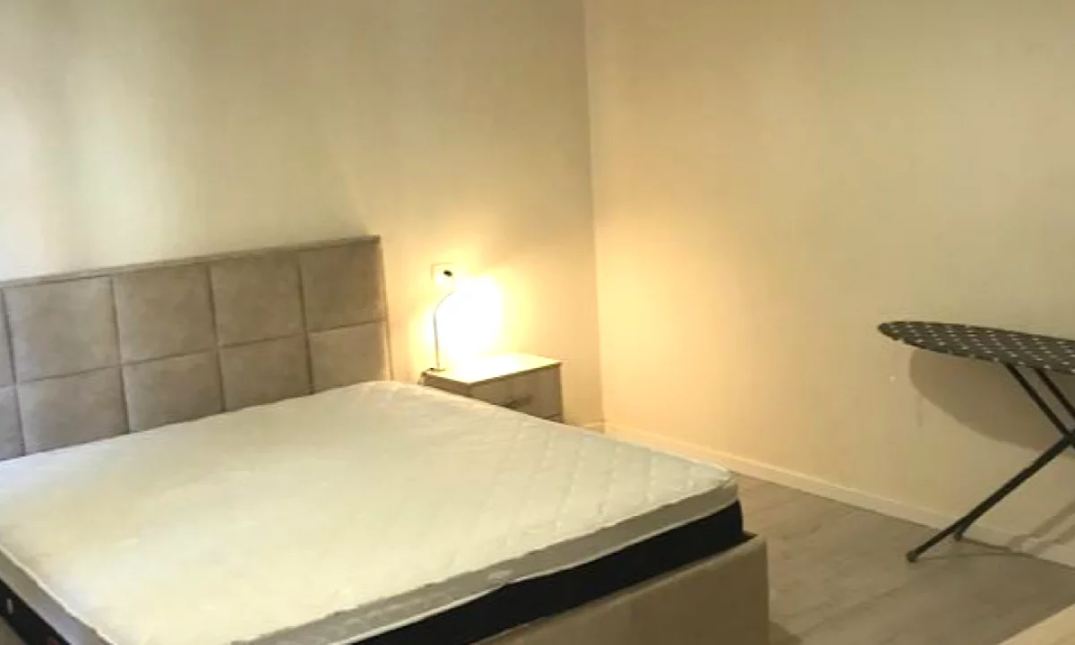 Shtepi me qera Shtepi Private ne Tirane, 1+1, Mobilimi E mobiluar, Pagesa 40,000  Leke.