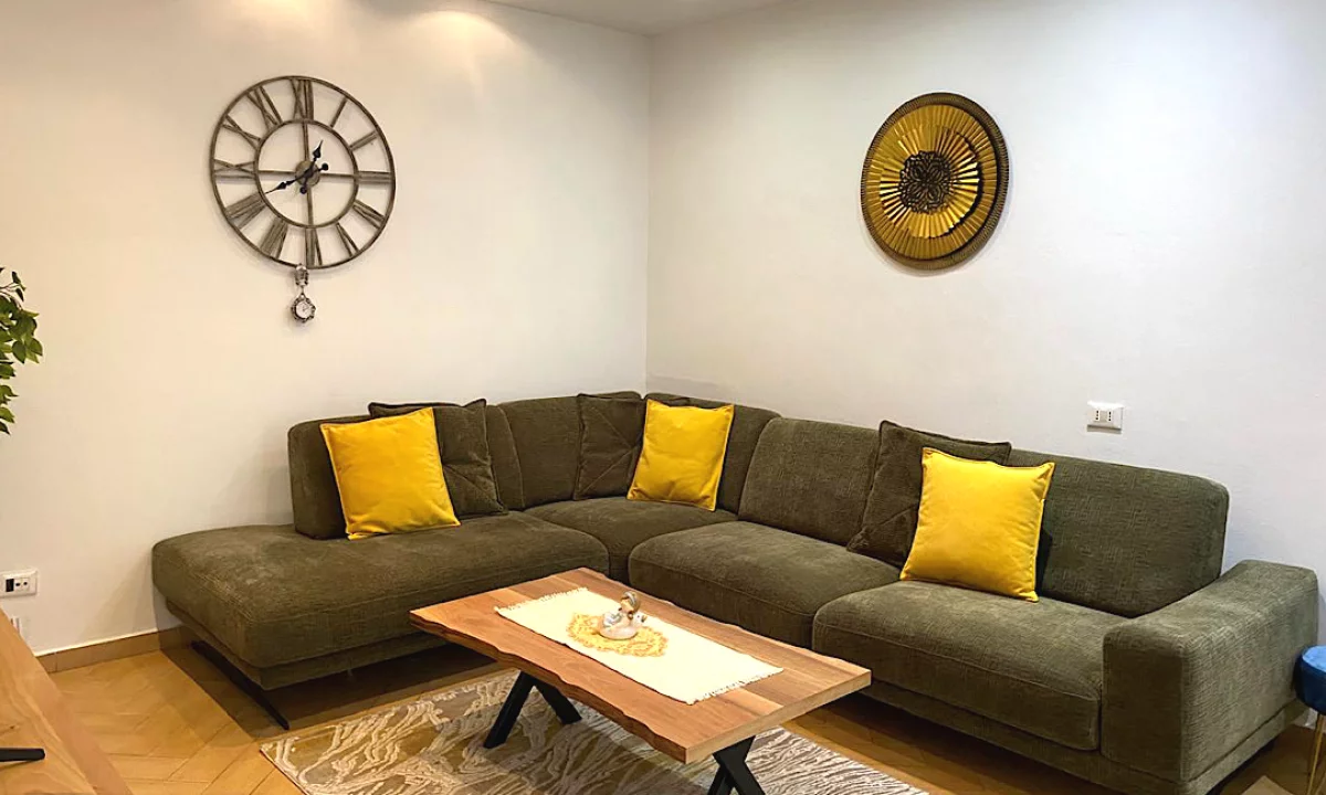 Shtepi me qera Apartament ne Tirane, 2+1, Mobilimi E mobiluar, Pagesa 80,000  Leke.