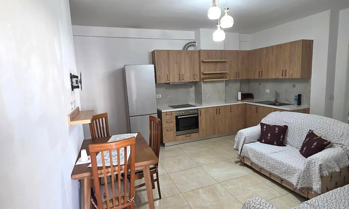 Shtepi me qera Apartament ne Tirane, 2+1, Mobilimi E mobiluar, Pagesa 45,000  Leke.