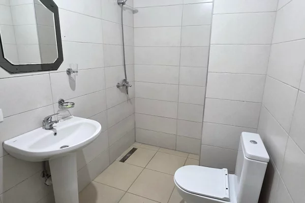 Shtepi me qera Apartament ne Tirane, 2+1, Mobilimi E mobiluar, Pagesa 45,000  Leke.