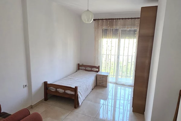 Shtepi me qera Apartament ne Tirane, 2+1, Mobilimi E mobiluar, Pagesa 45,000  Leke.