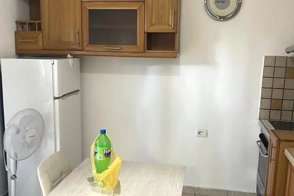 Shtepi me qera Apartament ne Tirane, 2+1, Mobilimi E mobiluar, Pagesa 800  Euro.