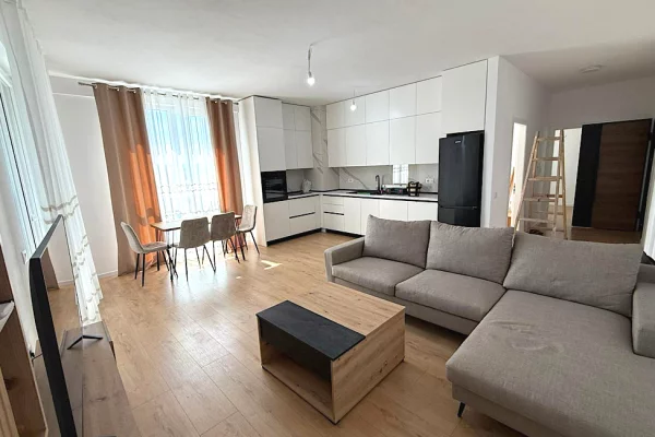 Shtepi me qera 2+1 ne Tirane - 65,000 Leke