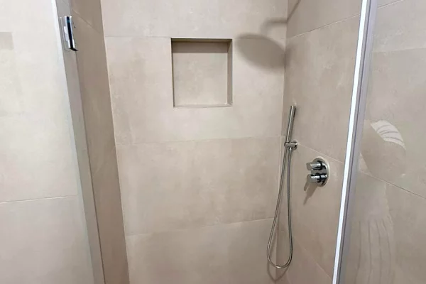 Shtepi me qera Apartament ne Tirane, 2+1, Mobilimi E mobiluar, Pagesa 65,000  Leke.