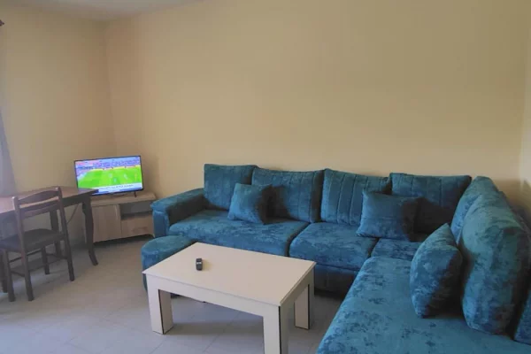 Shtepi me qera 2+1 ne Tirane - 55,000 Leke