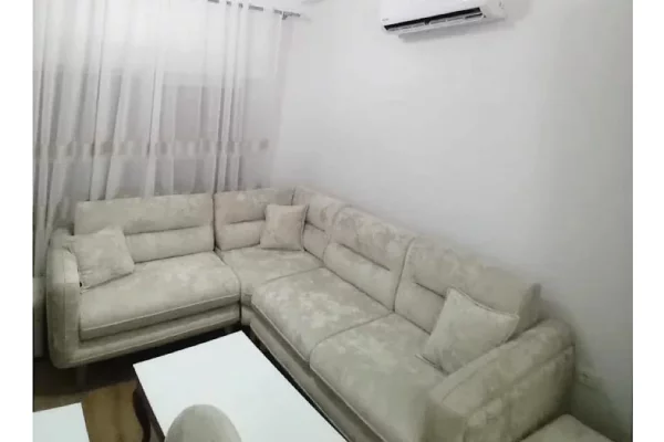 Shtepi me qera Apartament ne Tirane, 1+1, Mobilimi E mobiluar, Pagesa 45,000  Leke.