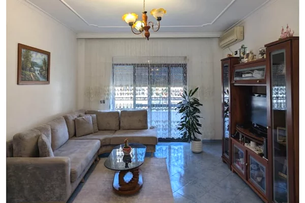 Shtepi me qera Apartament ne Tirane, 2+1, Mobilimi E mobiluar, Pagesa 55,000  Leke.