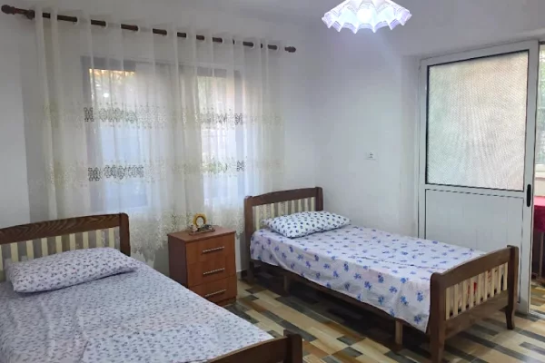 Shtepi me qera Apartament ne Tirane, 2+1, Mobilimi E mobiluar, Pagesa 500  Euro.