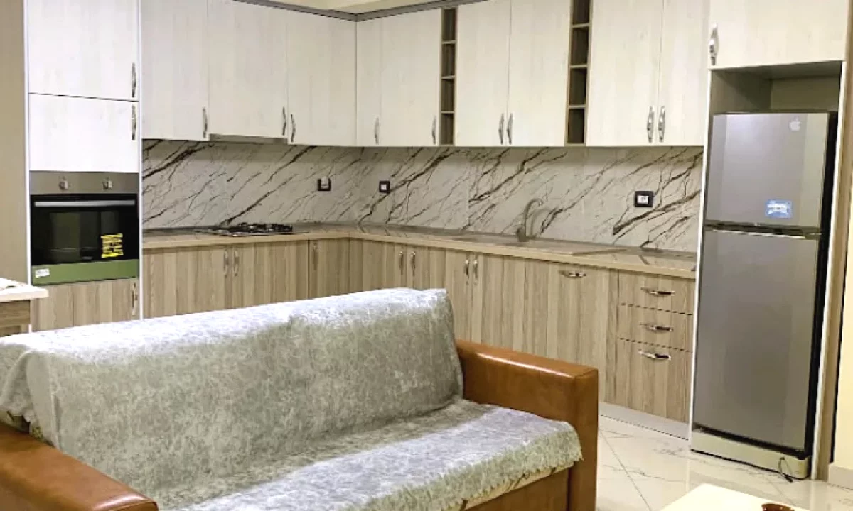 Shtepi me qera Shtepi Private ne Tirane, 2+1, Mobilimi E mobiluar, Pagesa 60,000  Leke.