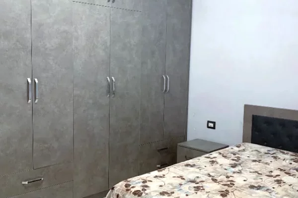 Shtepi me qera Shtepi Private ne Tirane, 2+1, Mobilimi E mobiluar, Pagesa 60,000  Leke.