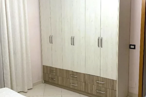 Shtepi me qera Shtepi Private ne Tirane, 2+1, Mobilimi E mobiluar, Pagesa 60,000  Leke.