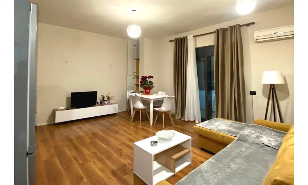 Shtepi me qera Apartament ne Tirane, 1+1, Mobilimi E mobiluar, Pagesa 45,000  Leke.