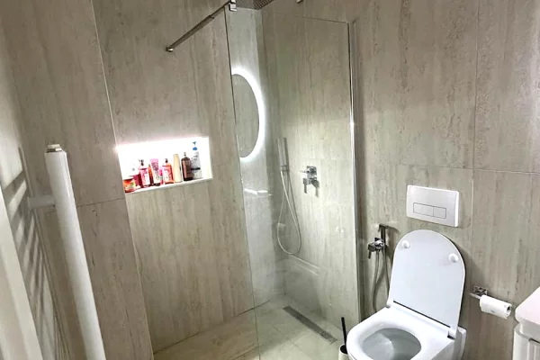 Shtepi me qera Apartament ne Tirane, 1+1, Mobilimi E mobiluar, Pagesa 60,000  Leke.