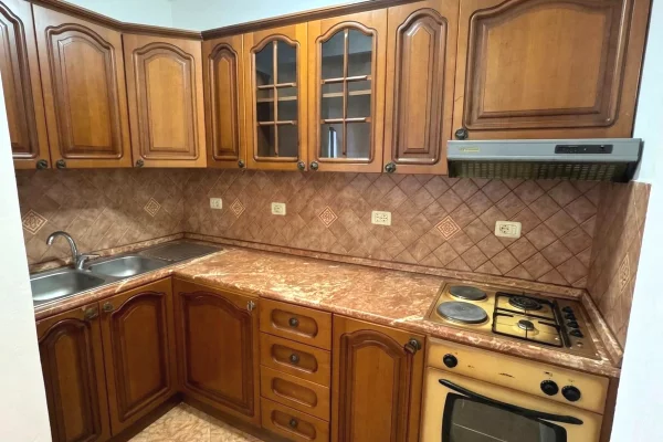 Shtepi ne shitje Apartament ne Tirane, 1+1, Mobilimi E mobiluar, Pagesa 11,700,000  Leke.