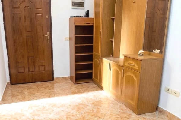 Shtepi ne shitje Apartament ne Tirane, 1+1, Mobilimi E mobiluar, Pagesa 11,700,000  Leke.