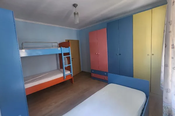 Shtepi me qera Apartament ne Tirane, 2+1, Mobilimi E mobiluar, Pagesa 80,000  Leke.