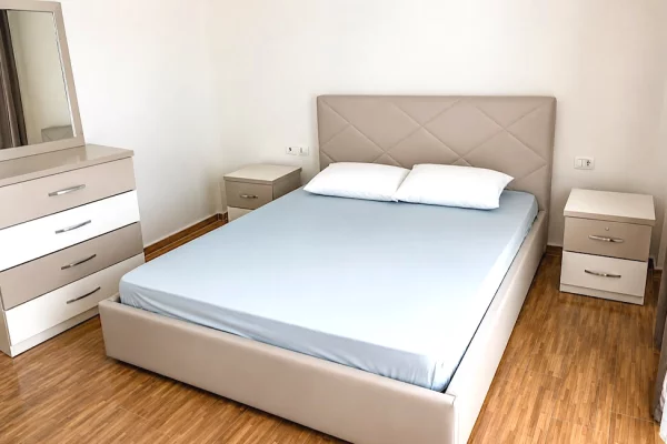 Shtepi me qera Apartament ne Tirane, 1+1, Mobilimi E mobiluar, Pagesa 60,000  Leke.