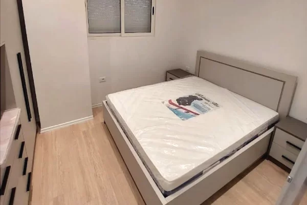 Shtepi me qera Apartament ne Tirane, 1+1, Mobilimi E mobiluar, Pagesa 55,000  Leke.
