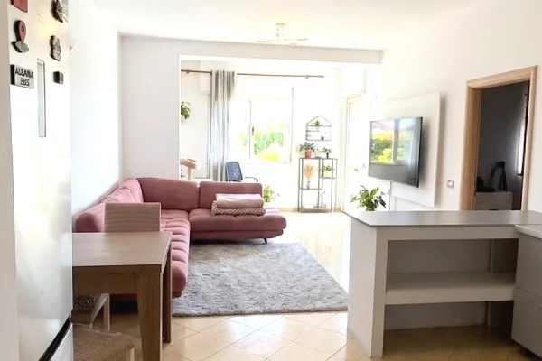 Shtepi me qera Apartament ne Tirane, 1+1, Mobilimi E mobiluar, Pagesa 55,000  Leke.