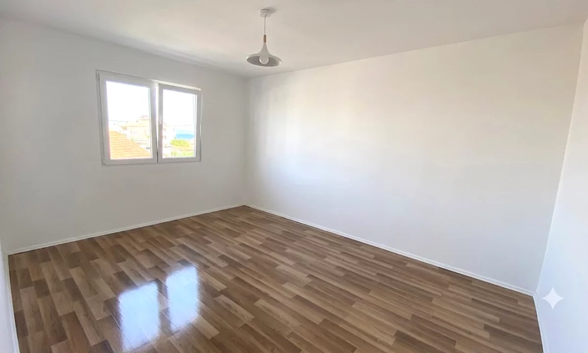 Shtepi me qera Apartament ne Tirane, 1+1, Mobilimi Pjeserisht e mobiluar, Pagesa 50,000  Leke.