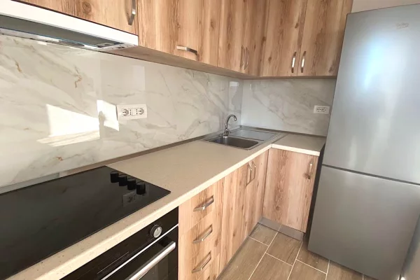 Shtepi me qera Apartament ne Tirane, 1+1, Mobilimi Pjeserisht e mobiluar, Pagesa 50,000  Leke.