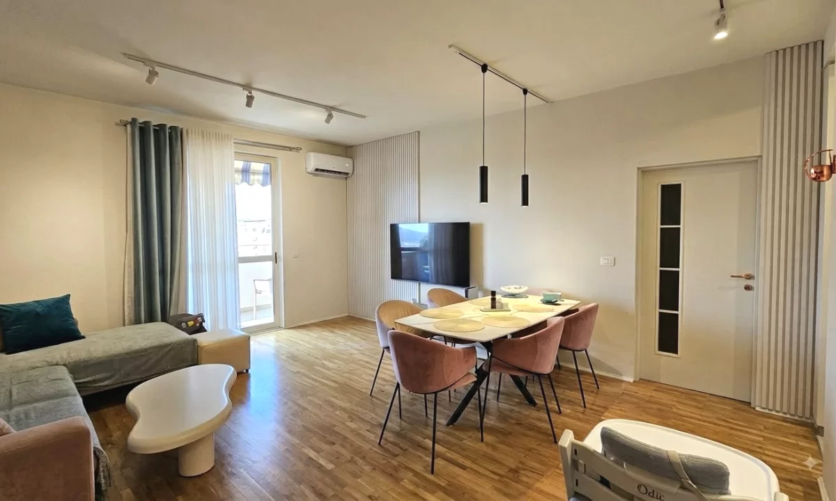 Shtepi me qera Apartament ne Tirane, 2+1, Mobilimi E mobiluar, Pagesa 95,000  Leke.