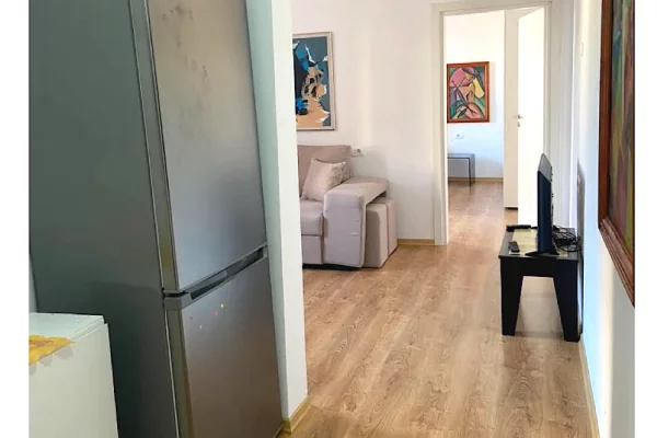 Shtepi me qera Apartament ne Tirane, 1+1, Mobilimi E mobiluar, Pagesa 65,000  Leke.