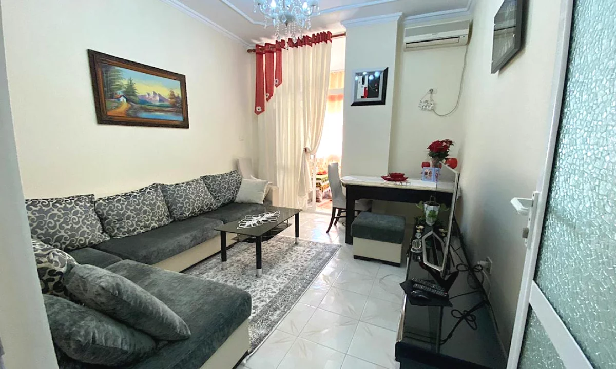 Shtepi me qera Apartament ne Tirane, 2+1, Mobilimi E mobiluar, Pagesa 55,000  Leke.