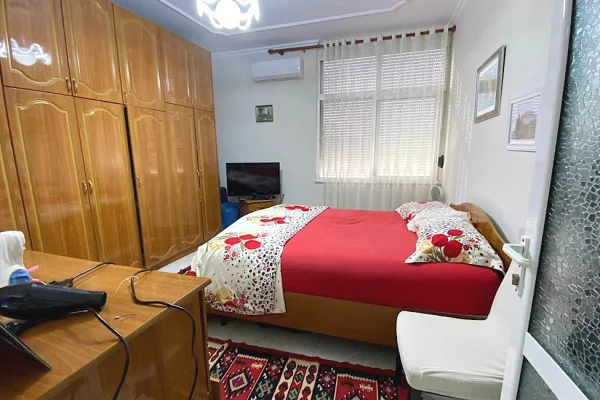Shtepi me qera Apartament ne Tirane, 2+1, Mobilimi E mobiluar, Pagesa 55,000  Leke.