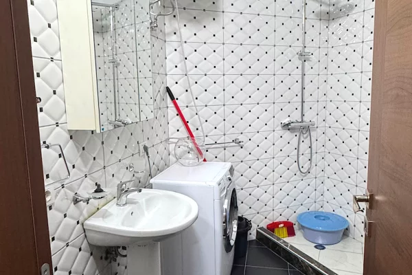 Shtepi me qera Apartament ne Tirane, 1+1, Mobilimi E mobiluar, Pagesa 60,000  Leke.