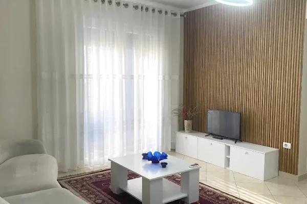 Shtepi me qera 1+1 ne Tirane - 65,000 Leke
