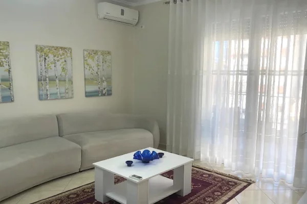 Shtepi me qera Apartament ne Tirane, 1+1, Mobilimi E mobiluar, Pagesa 65,000  Leke.