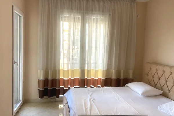 Shtepi me qera Apartament ne Tirane, 1+1, Mobilimi E mobiluar, Pagesa 65,000  Leke.